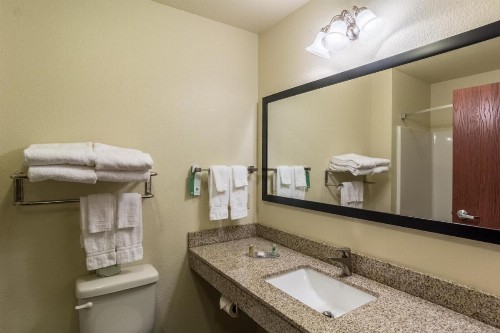 Cobblestone Hotel & Suites - Torrington - image 28