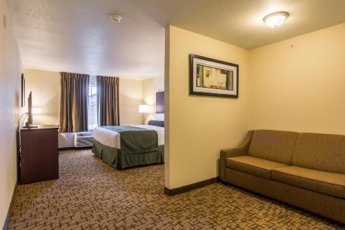 Cobblestone Hotel & Suites - Torrington - image 39