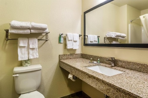 Cobblestone Hotel & Suites - Torrington - image 48