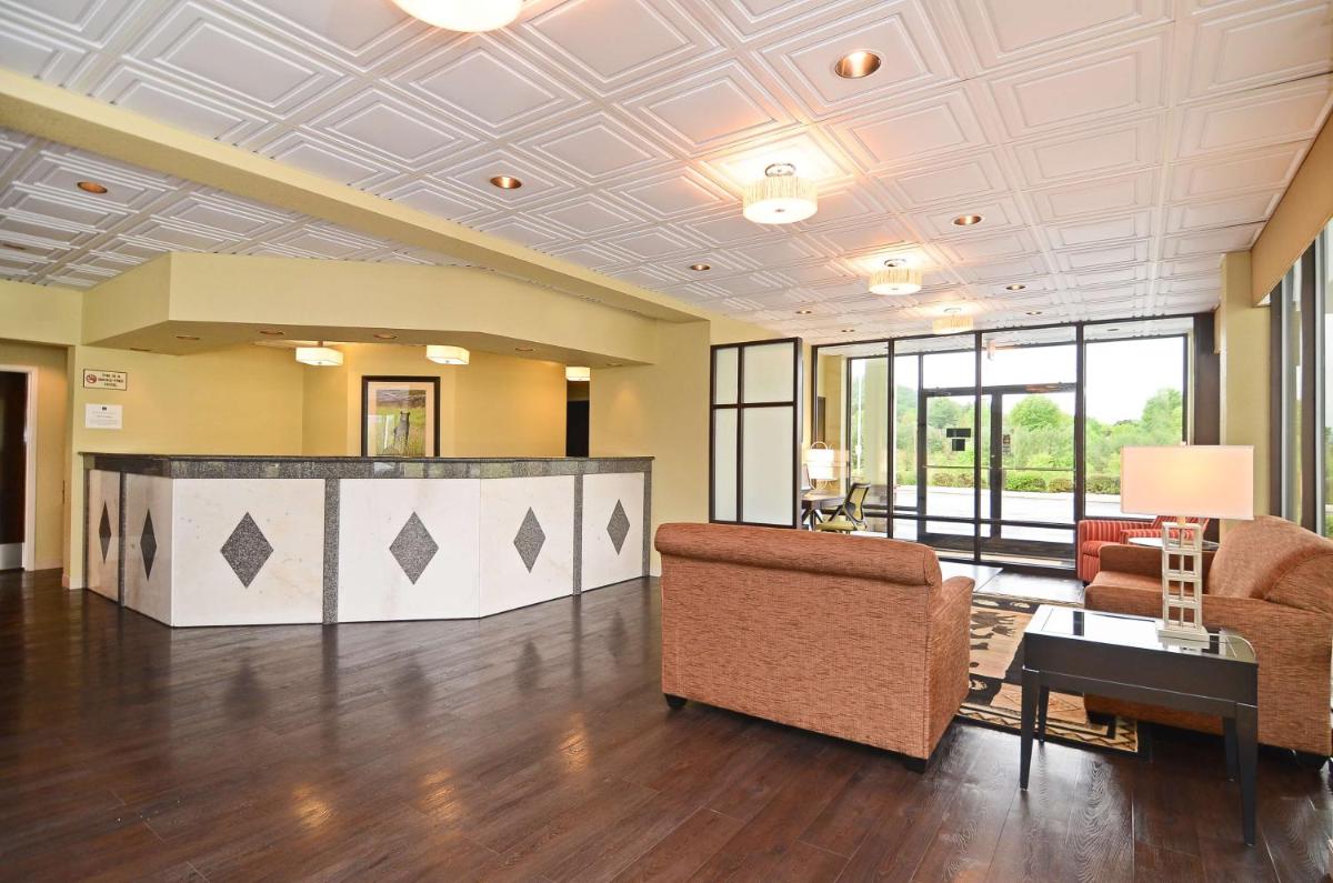 Best Western Cades Cove Inn - image 4