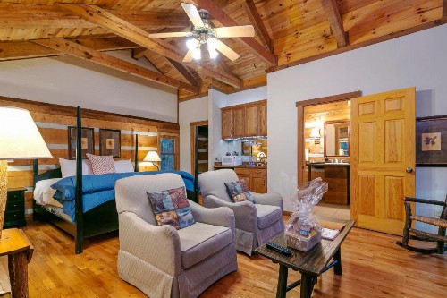 Dancing Bear Lodge - image 11