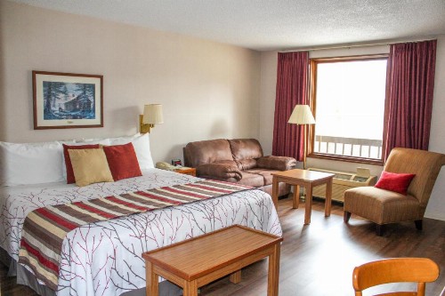 Highland Manor Inn - image 29
