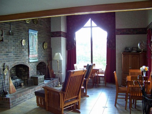 Highland Manor Inn - image 30