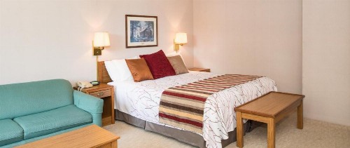 Highland Manor Inn - image 34