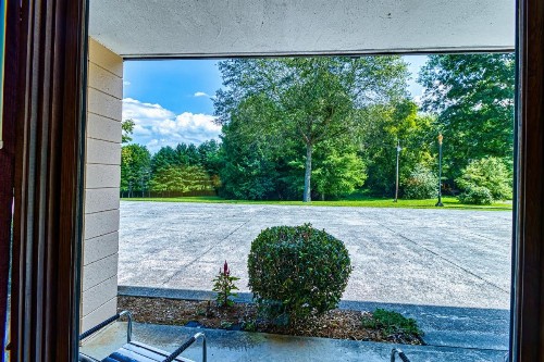 Highland Manor Inn - image 35