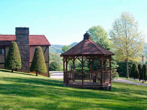 Highland Manor Inn - image 44