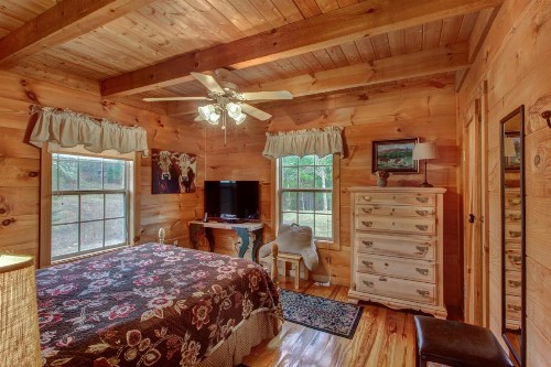 Twin Cub Lodge - image 12