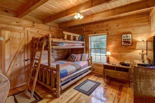 Twin Cub Lodge - image 9