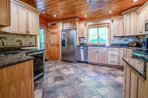 Bearmont Lodge Cabin - image 12