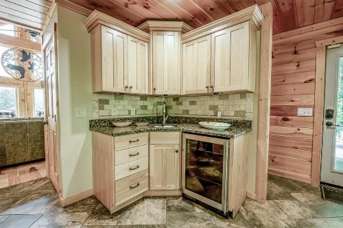 Bearmont Lodge Cabin - image 13