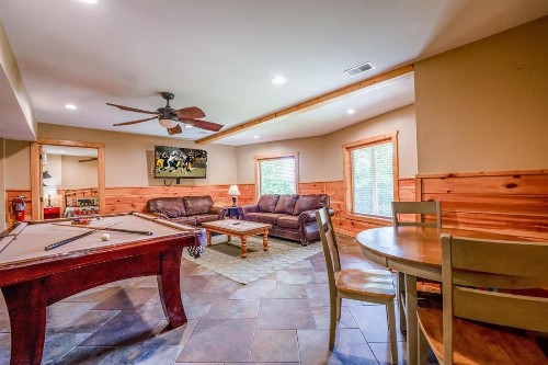 Bearmont Lodge Cabin - image 16