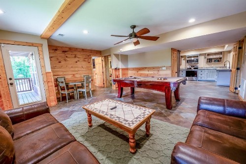 Bearmont Lodge Cabin - image 19