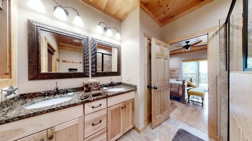 Bearmont Lodge Cabin - image 28