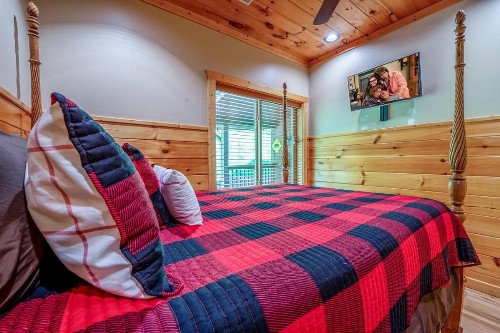 Bearmont Lodge Cabin - image 31