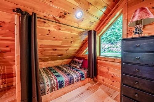 Bearmont Lodge Cabin - image 38