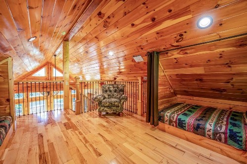 Bearmont Lodge Cabin - image 40