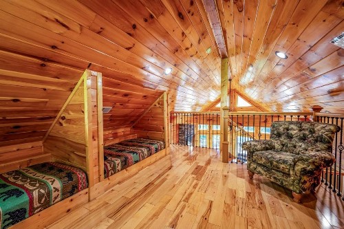 Bearmont Lodge Cabin - image 41