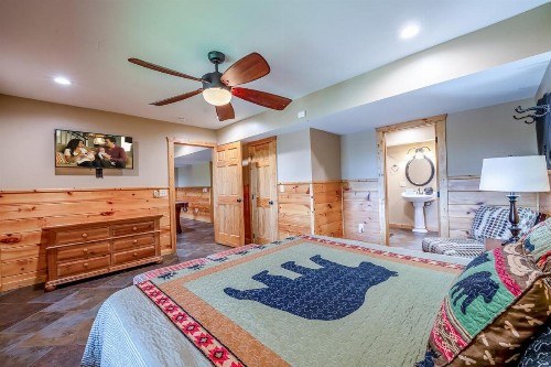 Bearmont Lodge Cabin - image 50