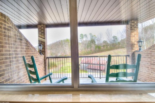 Townsend River Breeze Inn - image 11