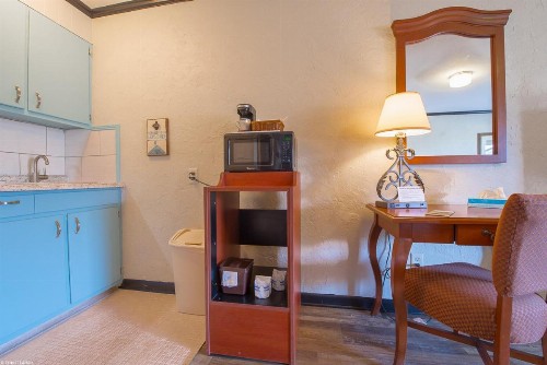 Townsend River Breeze Inn - image 20
