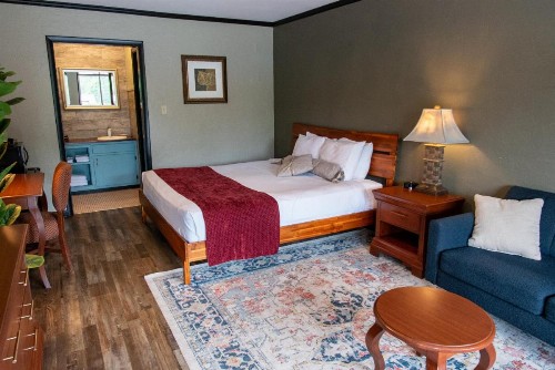 Townsend River Breeze Inn - image 23