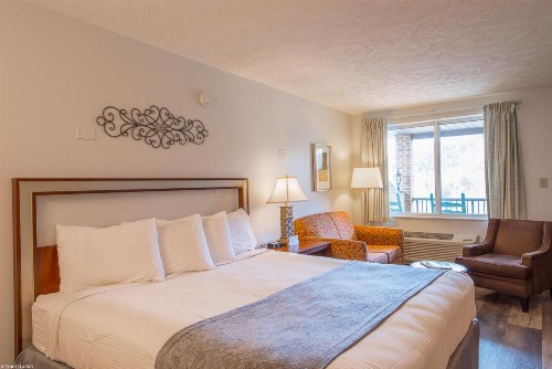 Townsend River Breeze Inn - image 25