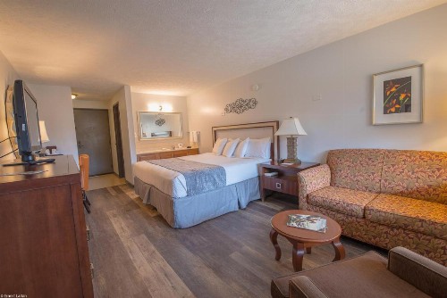 Townsend River Breeze Inn - image 37