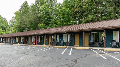Townsend River Breeze Inn - image 7