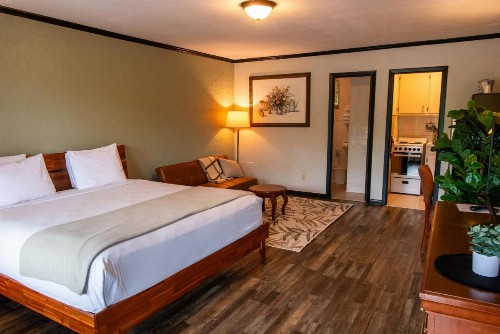 Townsend River Breeze Inn - image 8