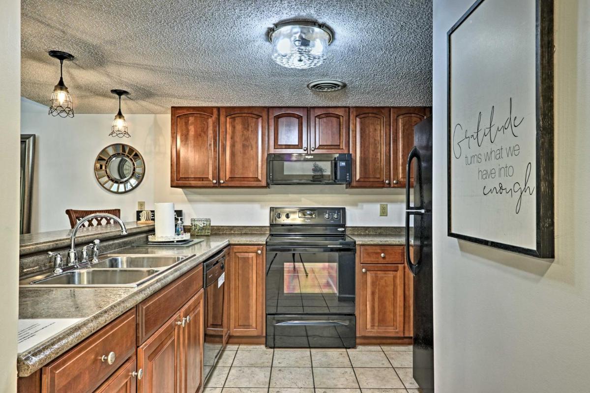 Riverside Condo 2 Miles to Smoky Mtns Ntl Park! - image 6