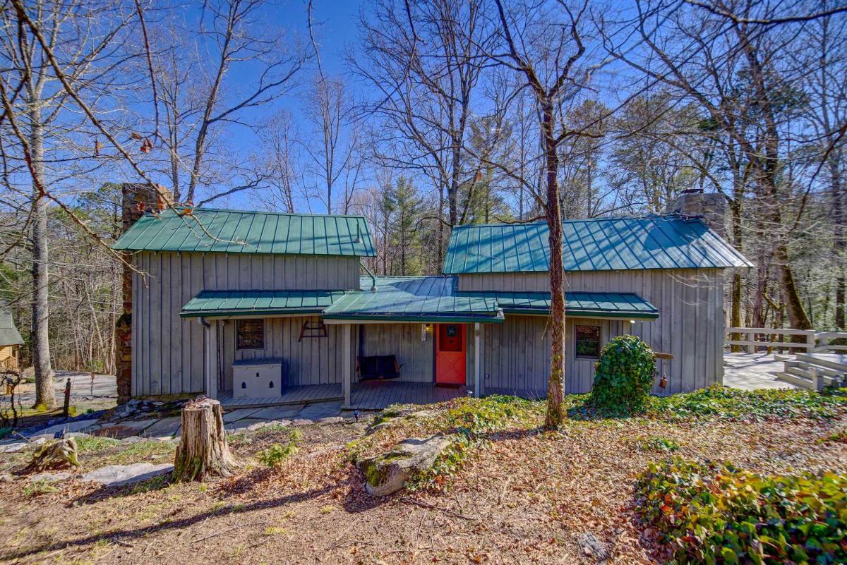 Cozy Log Cabin 6 Mi to Great Smoky Mtns NP! - main image