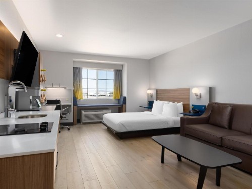Microtel Inn & Suites by Wyndham Tracy - image 24