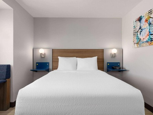 Microtel Inn & Suites by Wyndham Tracy - image 35