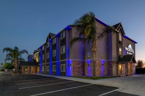 Microtel Inn & Suites by Wyndham Tracy - image 4