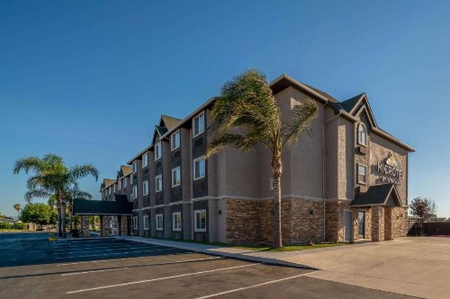 Microtel Inn & Suites by Wyndham Tracy - image 41