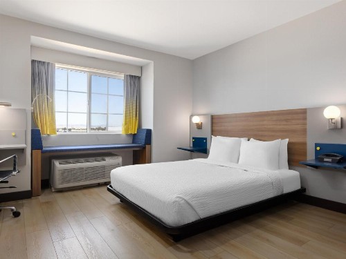 Microtel Inn & Suites by Wyndham Tracy - image 47