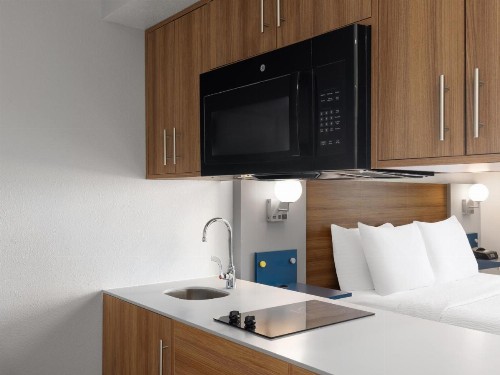 Microtel Inn & Suites by Wyndham Tracy - image 5