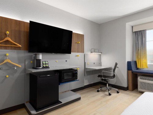 Microtel Inn & Suites by Wyndham Tracy - image 7