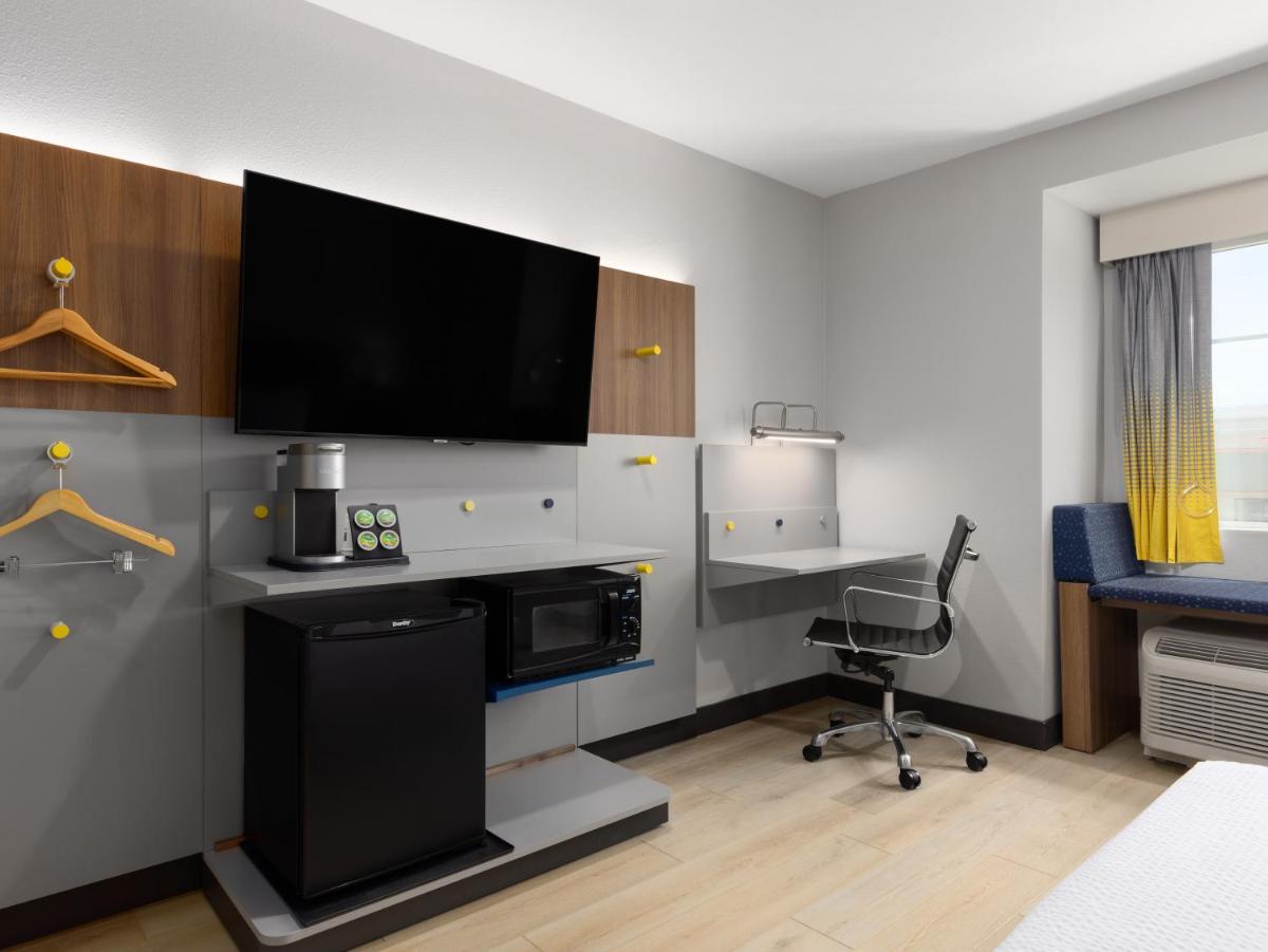 Microtel Inn & Suites by Wyndham Tracy - image 7