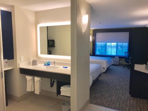 Holiday Inn Express & Suites Tracy an IHG Hotel - image 12