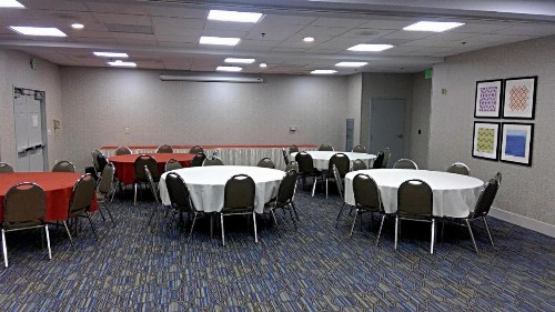 Holiday Inn Express & Suites Tracy an IHG Hotel - image 27