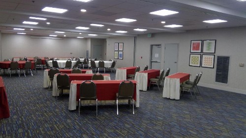 Holiday Inn Express & Suites Tracy an IHG Hotel - image 32