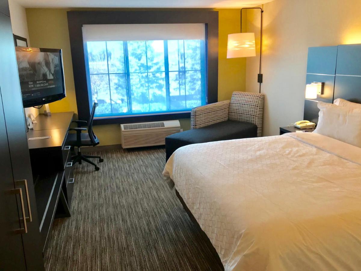 Holiday Inn Express & Suites Tracy an IHG Hotel - image 4