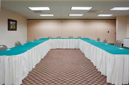 Holiday Inn Express & Suites Tracy an IHG Hotel - image 40