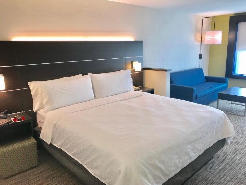 Holiday Inn Express & Suites Tracy an IHG Hotel - image 6