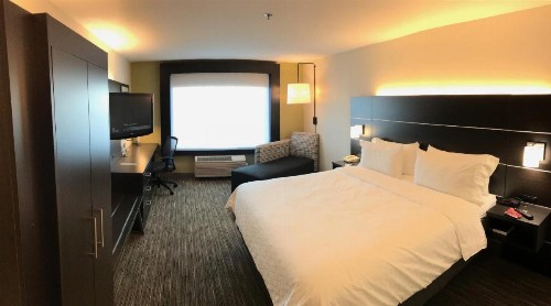 Holiday Inn Express & Suites Tracy an IHG Hotel - image 8