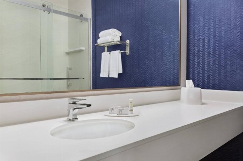Fairfield Inn by Marriott Tracy - image 16