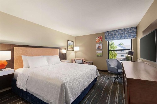 Hampton Inn Tracy - image 10