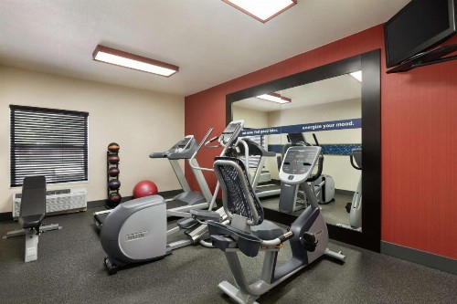 Hampton Inn Tracy - image 11