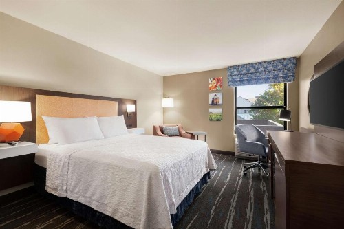 Hampton Inn Tracy - image 18